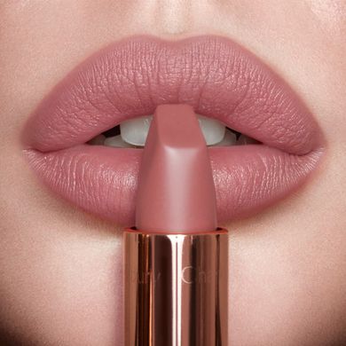 Помада для губ  Charlotte Tilbury Matte Revolution Lipstick ( Pillow Talk )