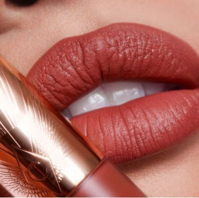 CHARLOTTE TILBURY Airbrush Flawless Lip Blur  ( walk of no shame blur )
