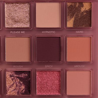 Палетка теней Huda Beauty Naughty Nude Eyeshadow Palette