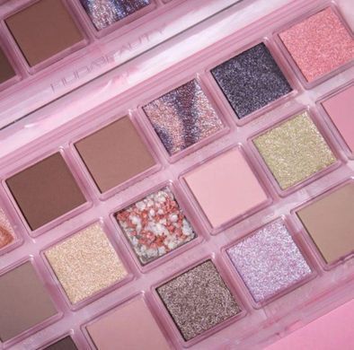 HUDA BEAUTY Rose Quartz Eyeshadow Palette