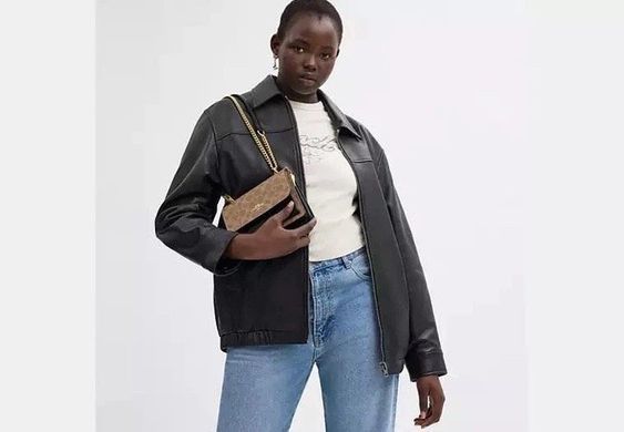 Coach Mini Klare Crossbody in Signature Canvas коричнево-молочний